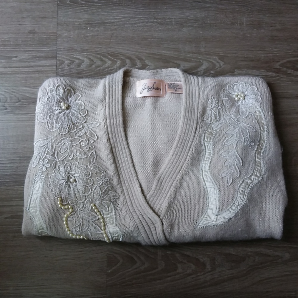 Jaclyn Smith Vintage V neck Beige Sweater